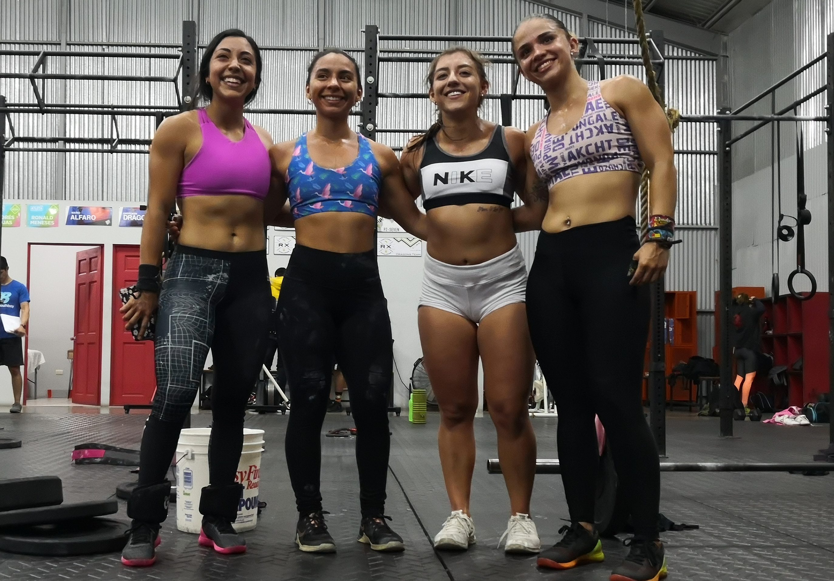 Friday Night Lights 20.4 CF Barbell Dao